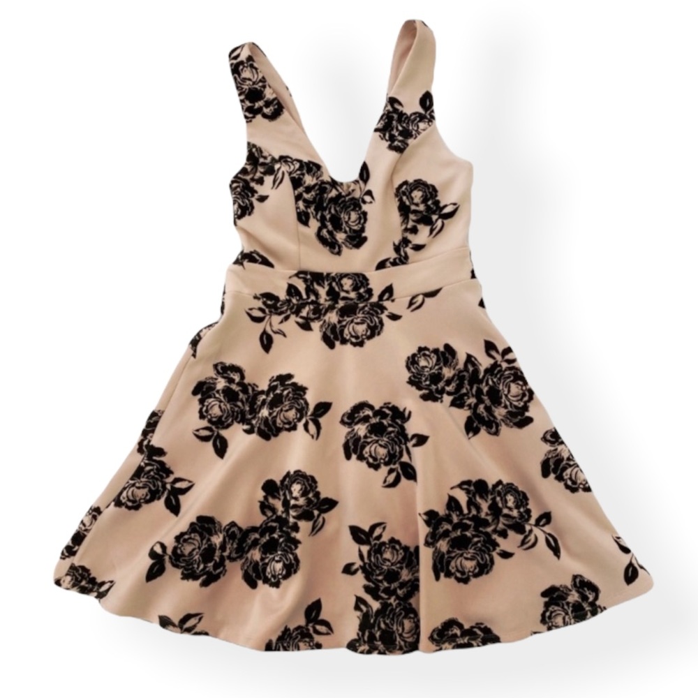 Trixxi Dress 👗